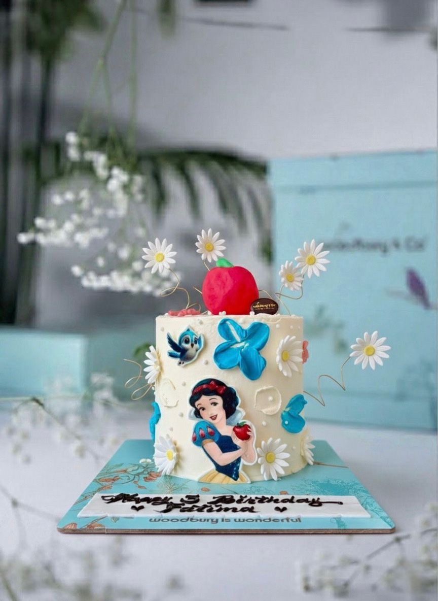 Sonw white cake *pre-order*
